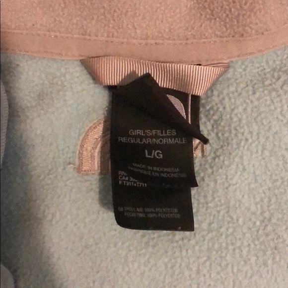 I’m selling a carolina blue North Face Jacket. - Picture 3 of 5